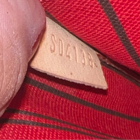 Neverfull Pouch - Picture 5 of 5